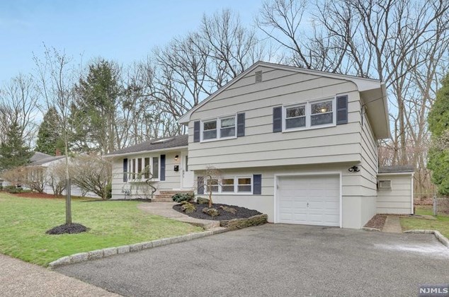 126 Maple Ave, Closter, NJ 07624