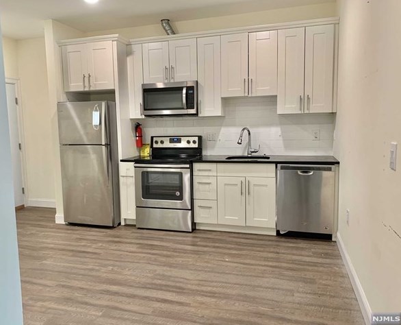 423 Broad Ave #16, Palisades Park, NJ 07650