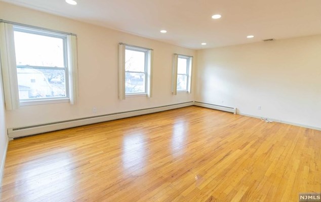 108 Cloverdale Ave, Paramus, NJ 07652