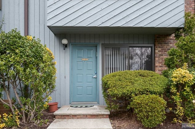 1549 John St, West Fort Lee, NJ 07024-2505
