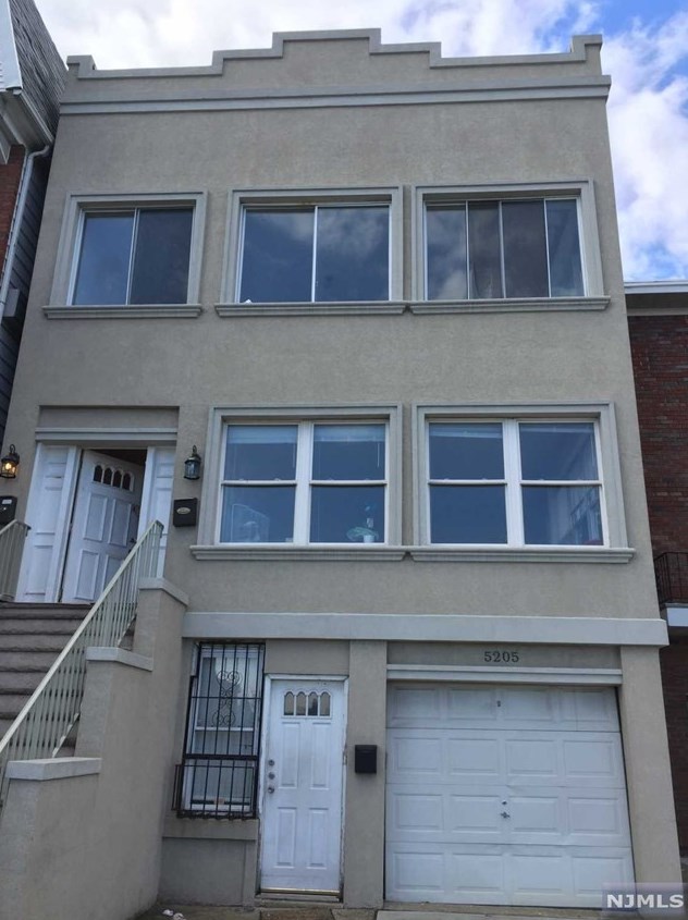 5205 Kennedy Blvd E, West New York, NJ 07093
