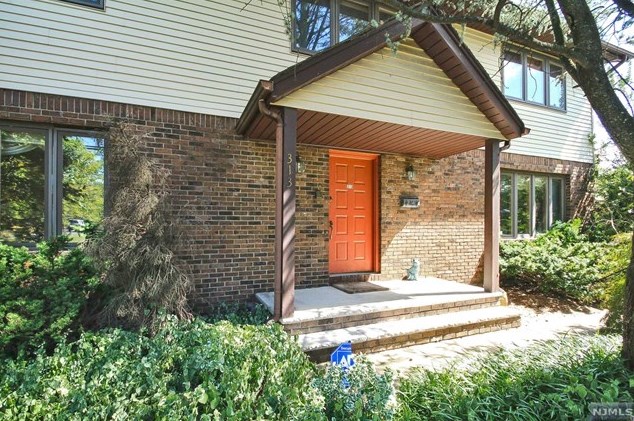 313 Homans Ave, Closter, NJ 07624