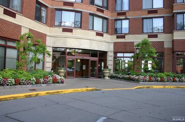 100 Old Palisade Rd #2201, West Fort Lee, NJ 07024