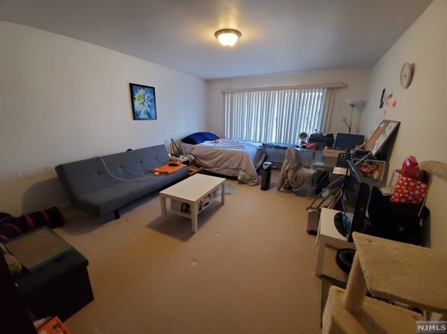 7 1st St, South Hackensack, NJ 07606