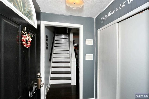 63 Dora Ave, Waldwick, NJ 07463-2214
