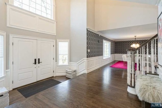 9 Edward Ct, Tenafly, NJ 07670