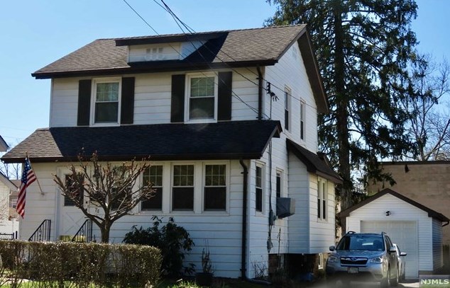 78 Church St, Bergenfield, NJ 07621-1803