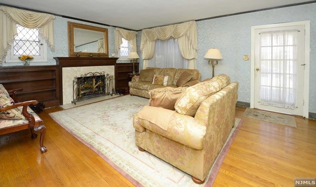 324 Lantana Ave, Englewood, NJ 07631