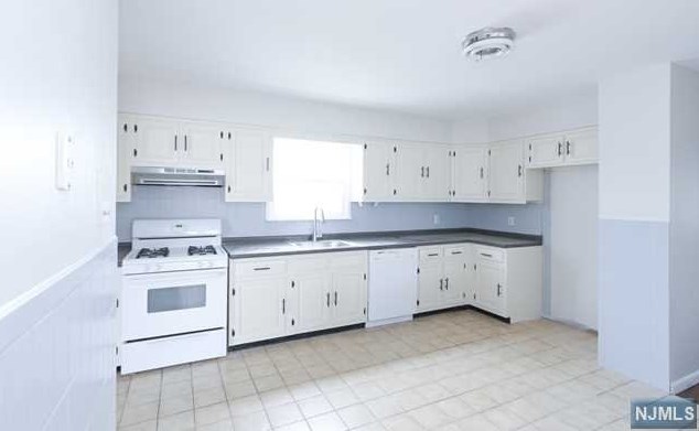 243 Hoyt St #1, Kearny, NJ 07032