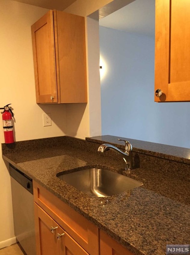 120 Sussex St #2c, Hackensack, NJ