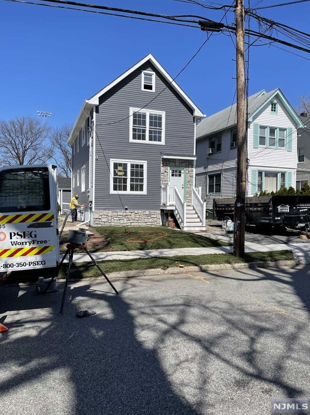 82 Woodland Ave #1, Little Ferry, NJ 07643