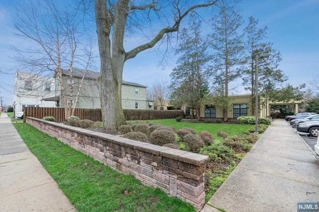 186 Walnut St #102, Bloomfield, NJ 07003