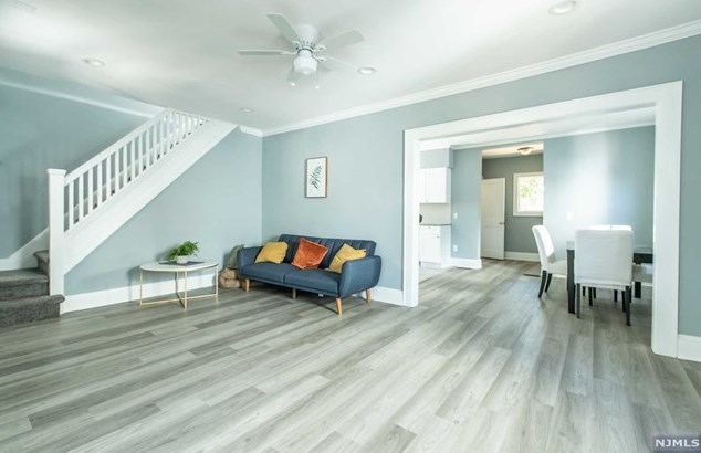 73 Pine Grove Ter, Newark, NJ 07106-1950