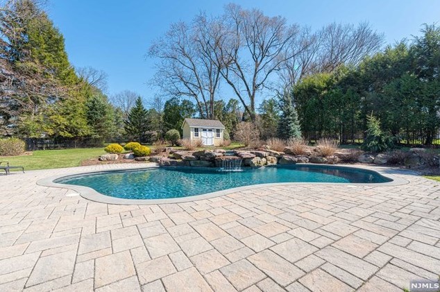9 Partridge Hill, Upper Saddle River, NJ 07458