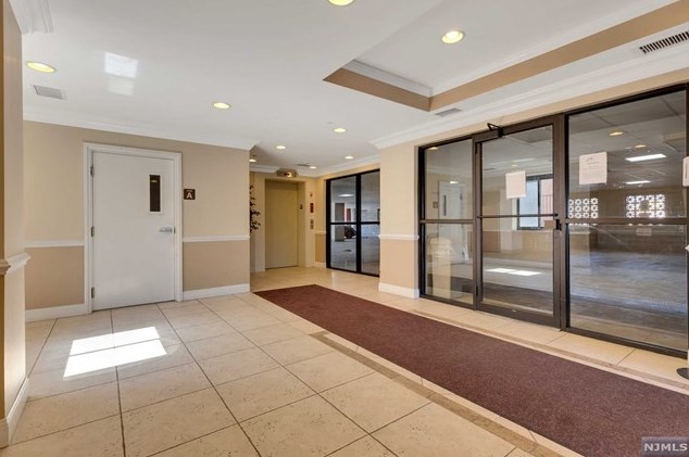 275 State St, Hackensack NJ  07601-5539 exterior