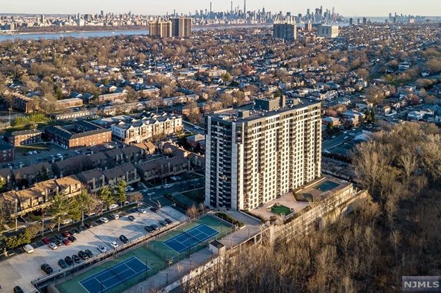 1265 15th St #8b, West Fort Lee, NJ 07024