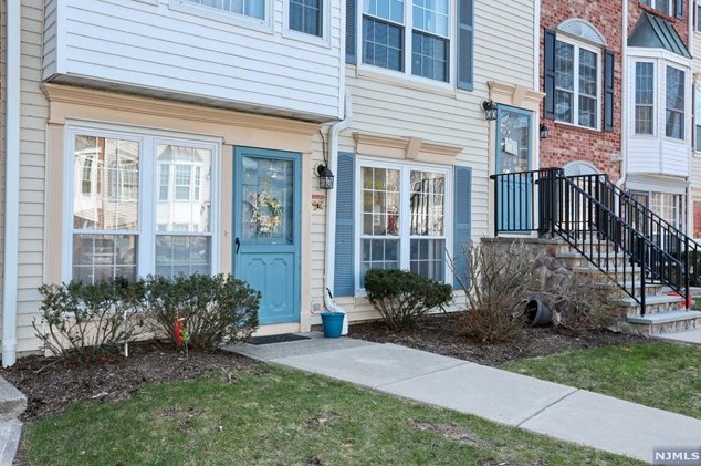 775 Sassafras Ct, Mahwah, NJ 07430