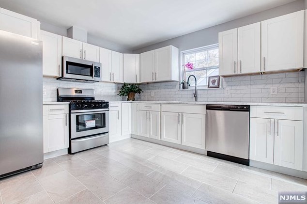 462 Anderson St, Hackensack NJ  07601-1505 exterior