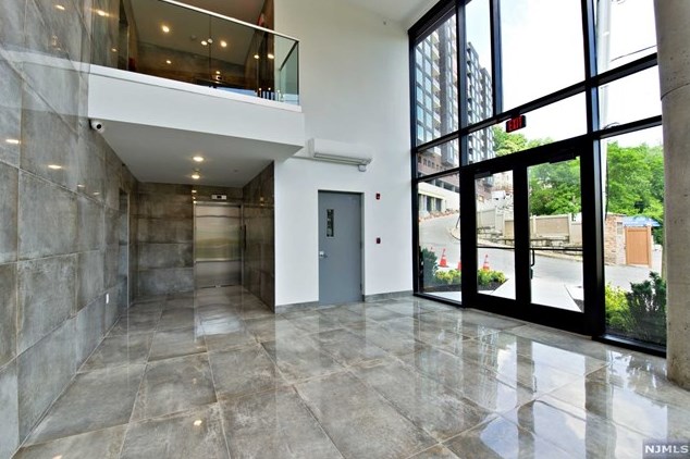 8621 River Rd #3a, North Bergen, NJ 07047