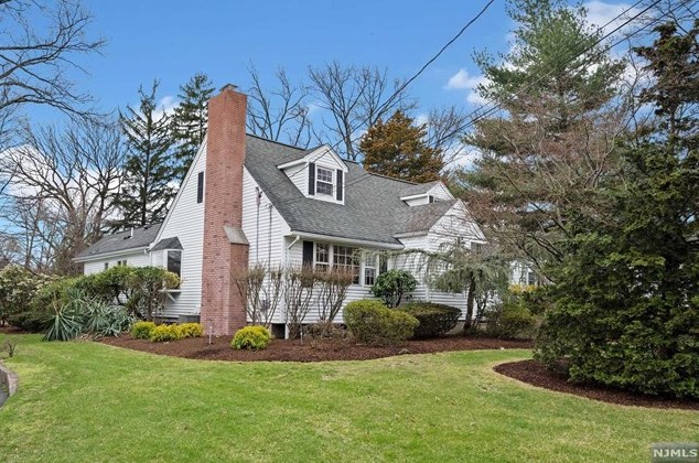 170 Mckinley Pl, Ridgewood, NJ 07452