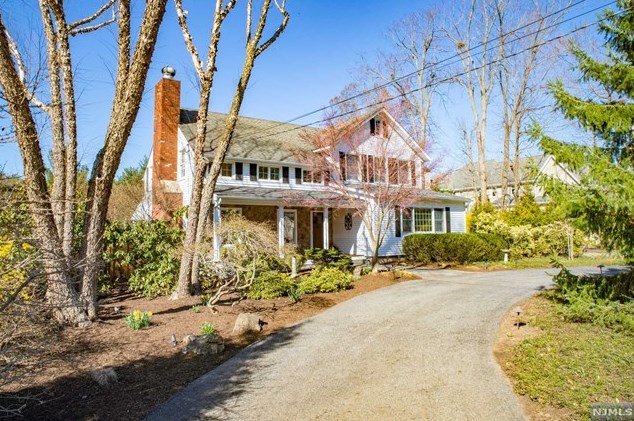 380 Old Tappan Rd, Westwood, NJ 07675