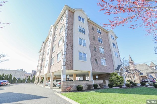 241 Union St, Hackensack NJ  07601-4261 exterior