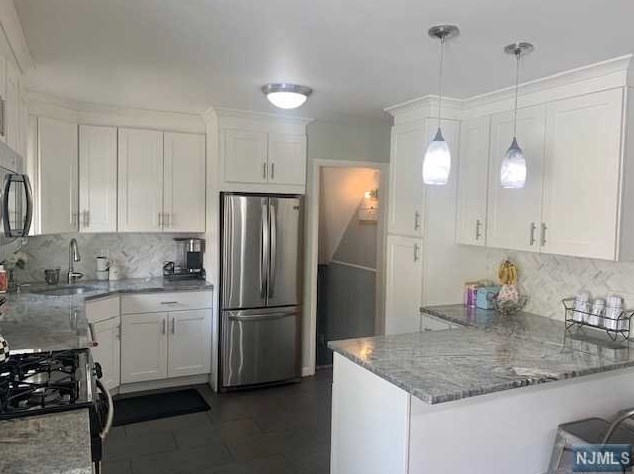 837 Barbara Dr, Teaneck, NJ 07666