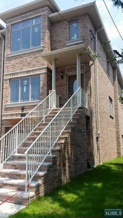385 Washington Ave, Cliffside Park, NJ 07010
