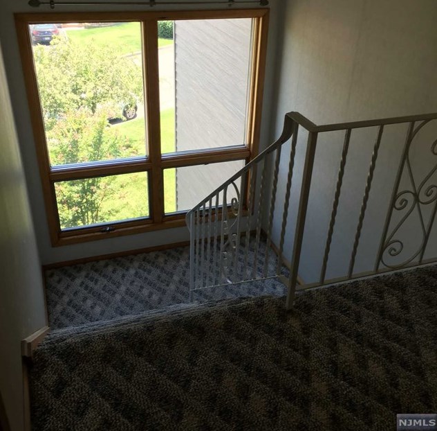 5 Jarico Dr #2, Wallington, NJ 07057