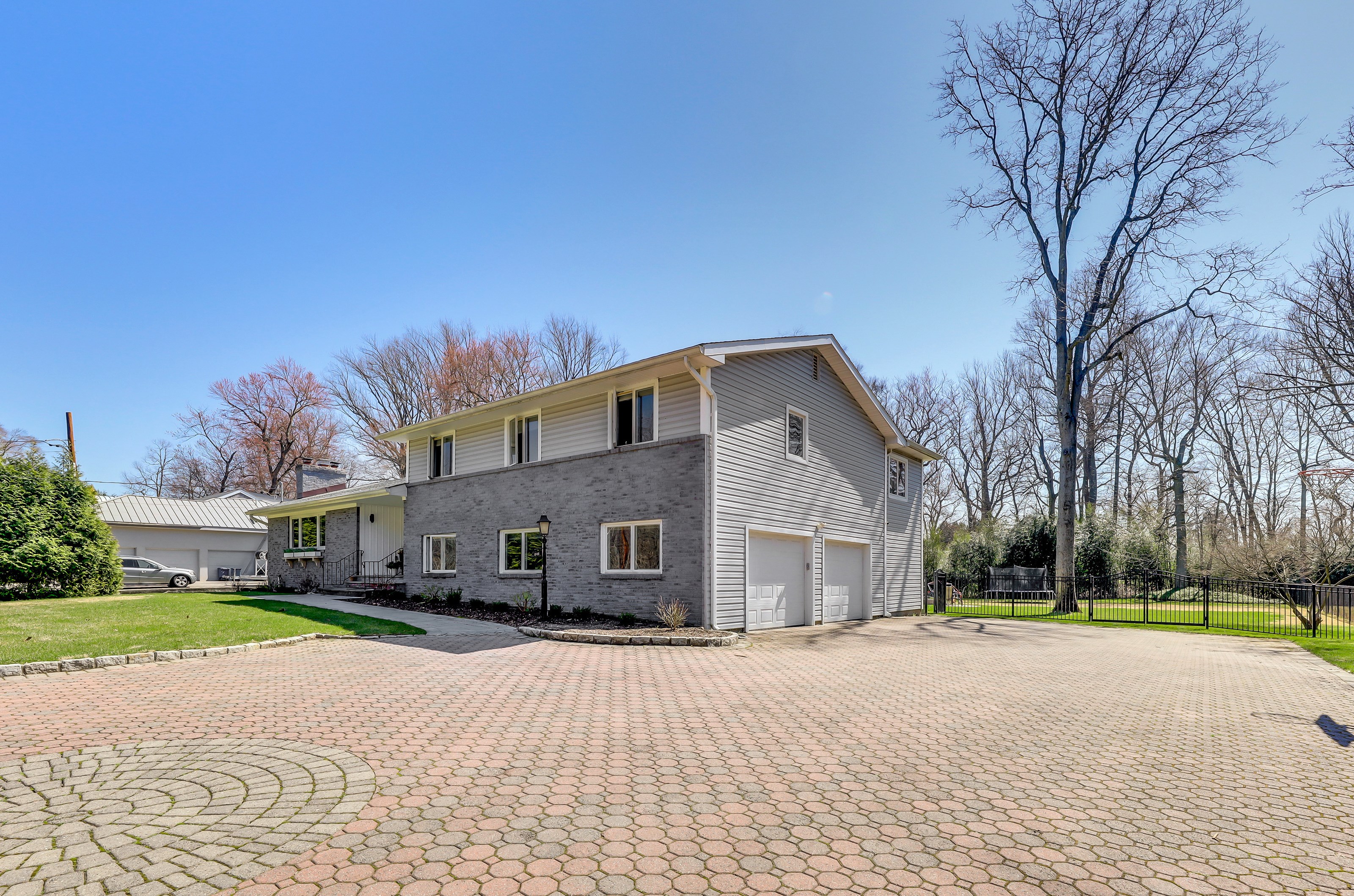840 Sunset Ave, Haworth, NJ 07641-1538