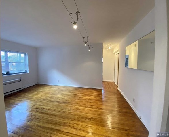 401 Park Pl #1f, West Fort Lee, NJ 07024