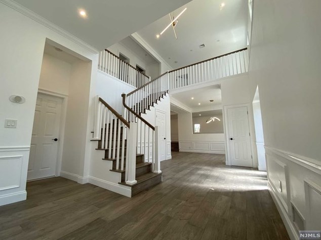 73 Merritt Ave, Cresskill, NJ 07626