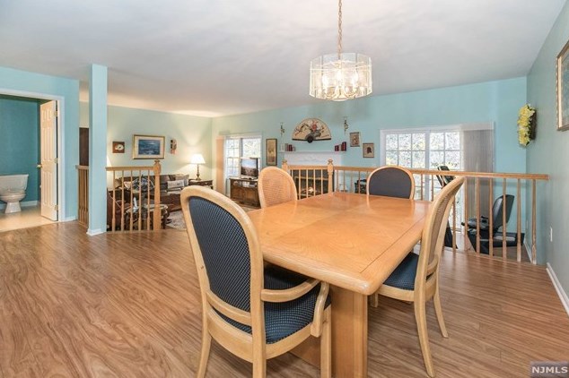 26 Beacon Hl, Pompton Falls NJ  07442-1350 exterior