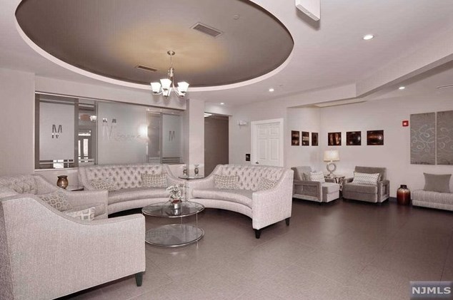 1104 Riverview Ave, Englewood, NJ 07631-8718
