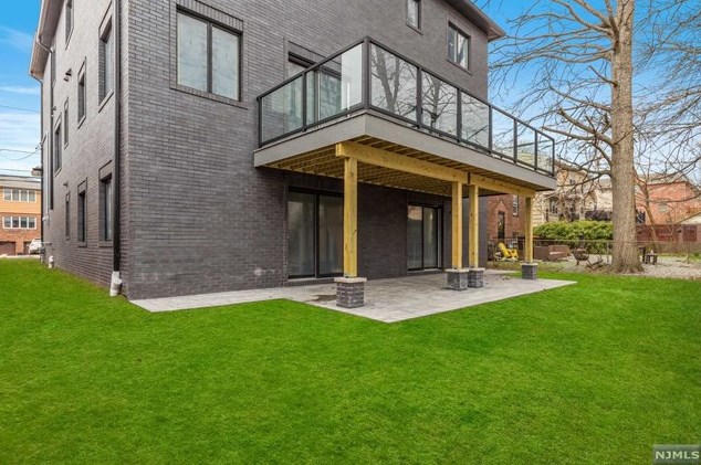 35 Crescent Ave, Cliffside Park, NJ 07010