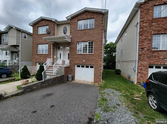 111 Macarthur Ave, Outwater, NJ 07026