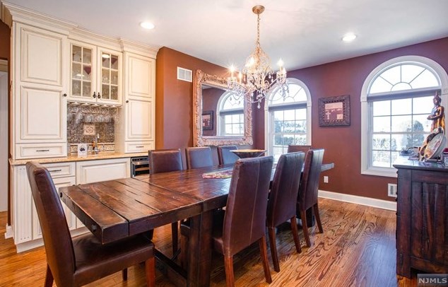 108 Whitney Ave, Pompton Lakes NJ  07442-1920 exterior