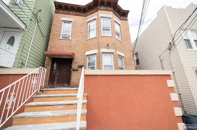 1209 86th St, North Bergen, NJ 07047