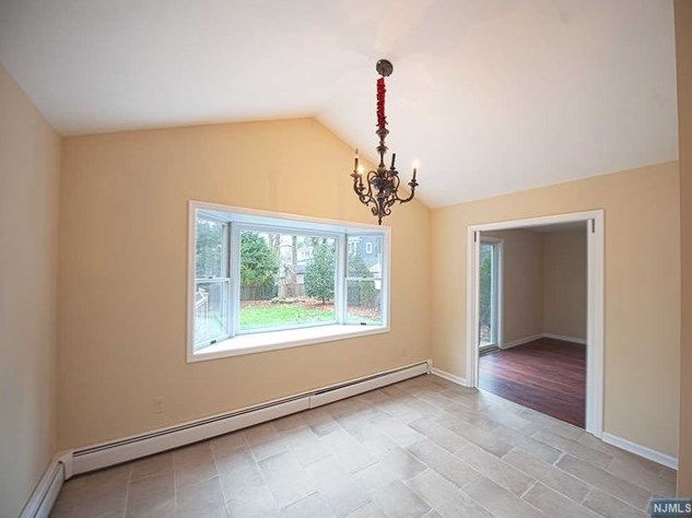 682 Eastern Ct, Ridgewood, NJ 07450