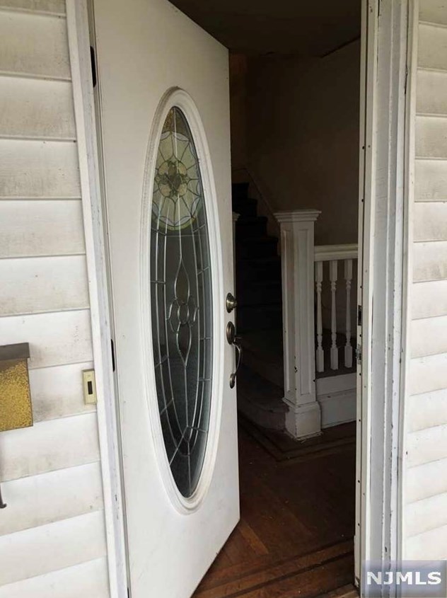 892 Elm Ave, Ridgefield, NJ 07657