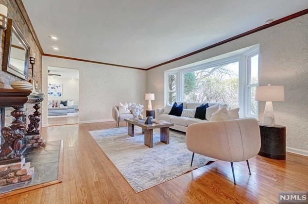 68 Homestead Rd, Tenafly, NJ 07670-1109