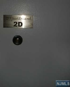 9 Columbia Terrace #4d, Edgewater, NJ 07020