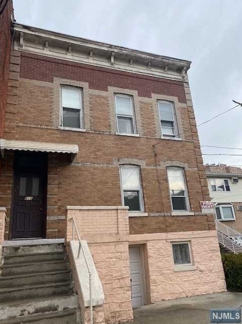 616 Gorge Rd #1, Cliffside Park, NJ 07010