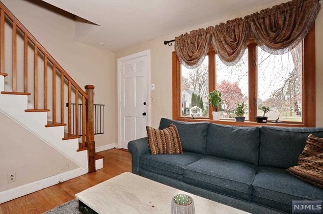 45 Bedford Rd, Dumont, NJ 07628
