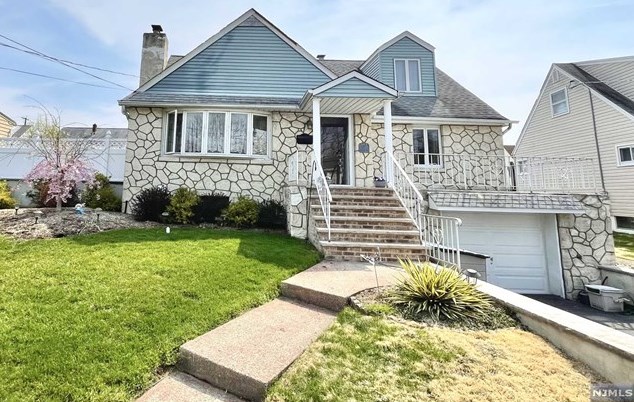 12 Calvin Ave, Lodi, NJ 07644-2010