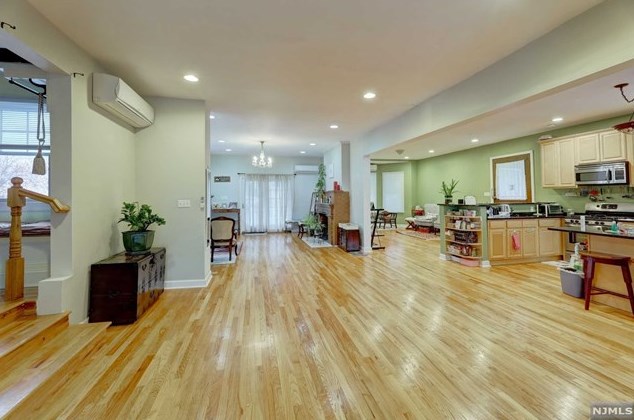 59 Myrtle Ave #1st Fl, Edgewater, NJ 07020