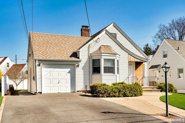 6 Lohmann Pl, Dumont, NJ 07628
