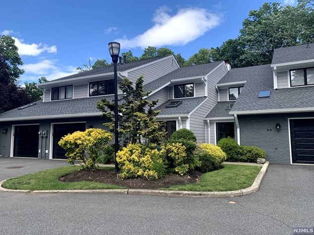 465 Tenafly Rd, Englewood, NJ 07631-1785