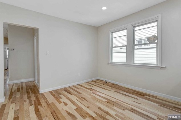 21 Sherman Ct, Bloomfield, NJ 07003