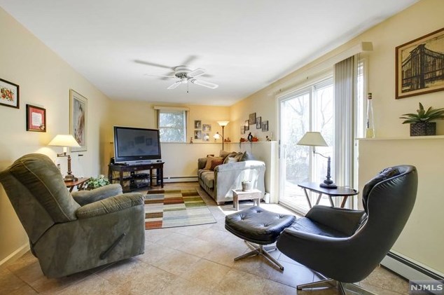 640 Dawes Hwy, Pompton Falls NJ 07442-1545 exterior